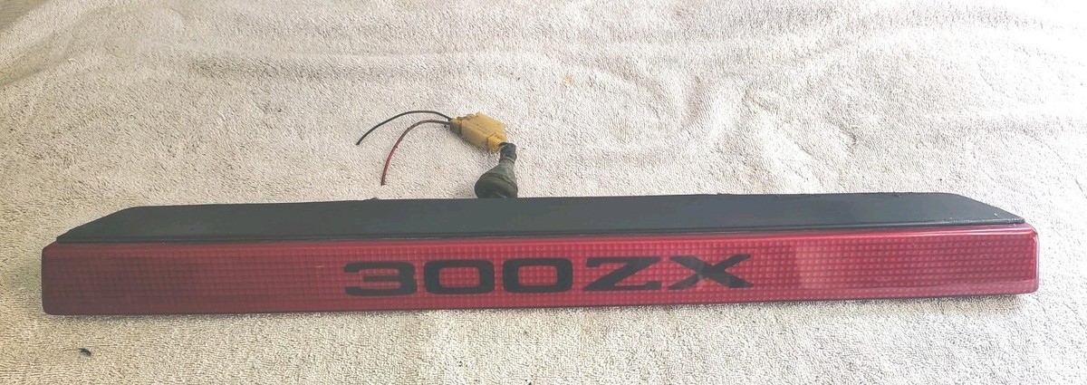 1984 1985 1986 Nissan 300ZX Z31 Rear Center Bar Lens License Plate