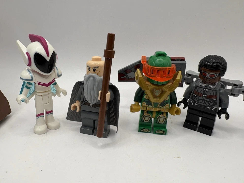 Lote de minifiguras LEGO - R2D2, Gandalf, Falcon, Dementor, Groot, Nexo knight Aaron Foto 3 de 4