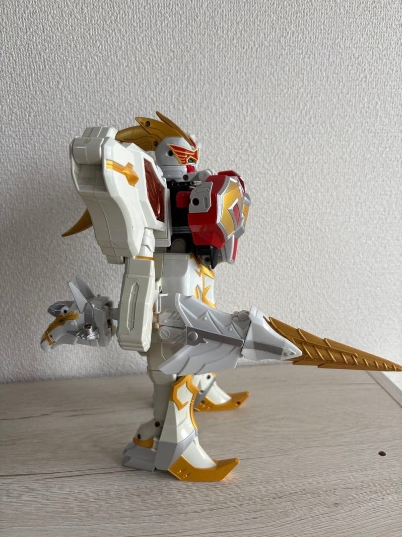 Power Rangers Mystic Force Magiranger DX Saint Kaiser Megazord