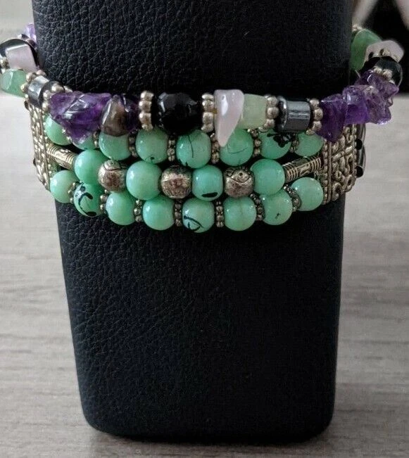 Conjunto de duas pulseiras Tango. Chips de ametista verde roxo SilverTone stretch com punho  - Imagem 4 de 4