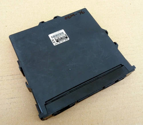 TOYOTA 89260-43010 Engine start & Stop Ecu Ecm oem jdm used 8926043010 - Picture 2 of 7