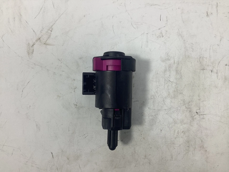 Interruptor de luz de freno para AUDI A4 S4 2005-2009 4F0945459 OEM. Foto 4 de 4