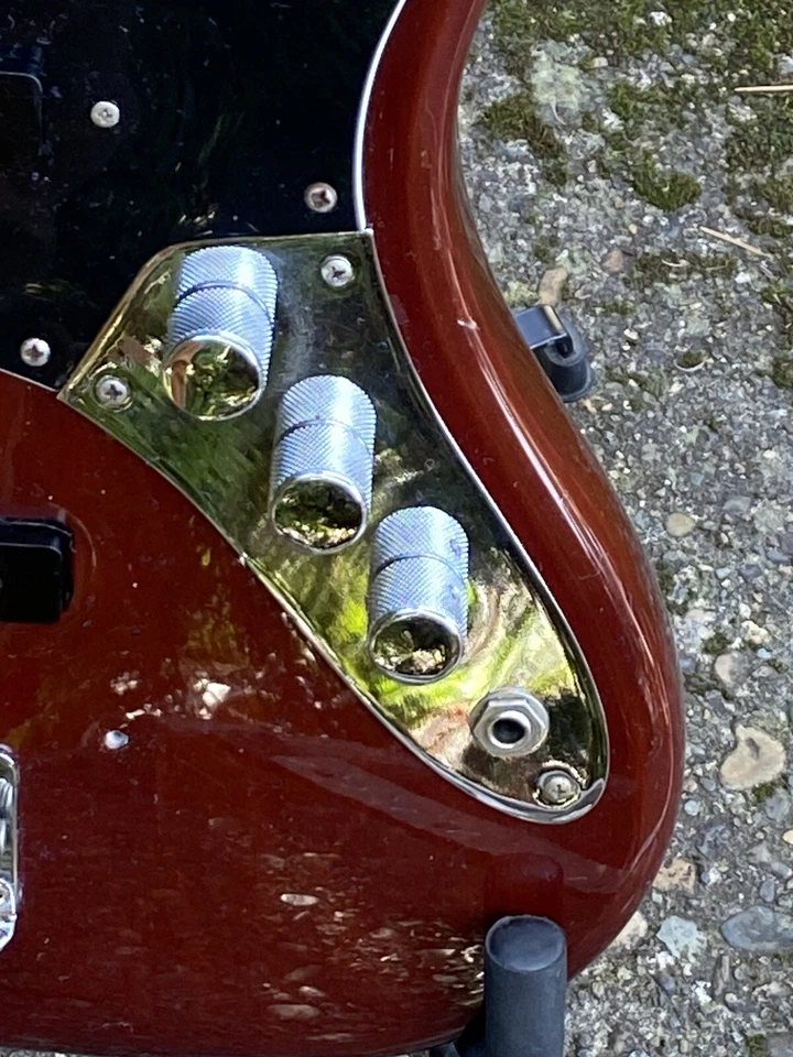 1978 年 Fender 爵士贝斯美国带 TKL 保护壳 — 第 4/4 张图片