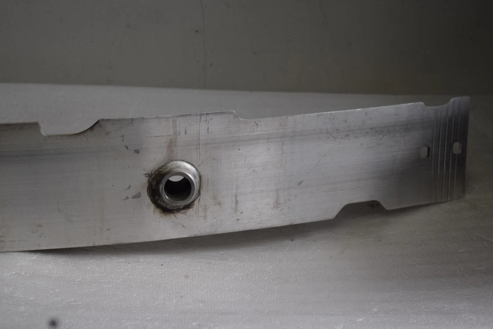 Barra de refuerzo delantera Mercedes Benz C300 C350 2012-2014 OEM de fábrica Foto 3 de 4