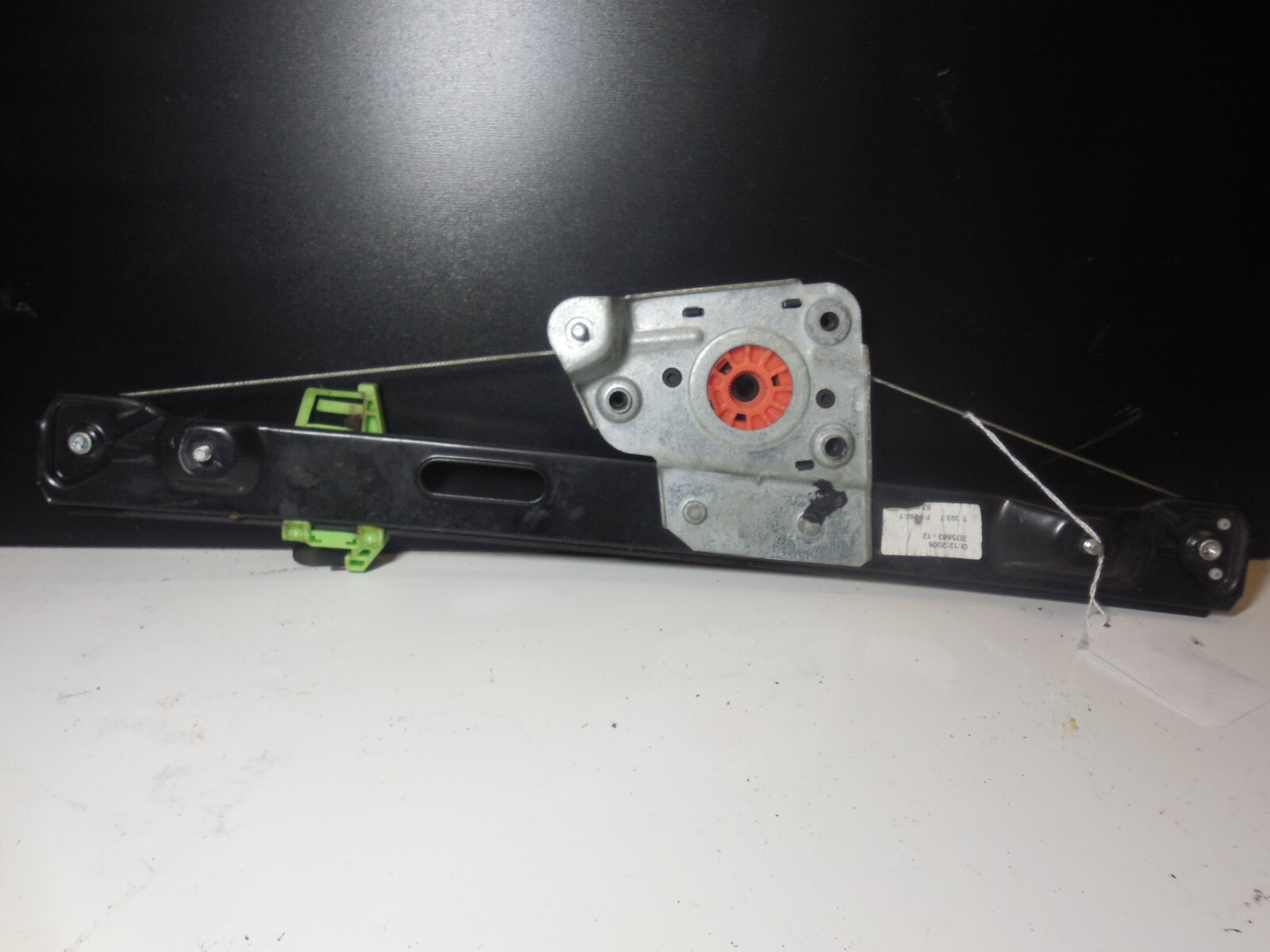 2010 BMW 328 E90 Right Rear Window Regulator Motor OEM 7075883 for 