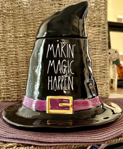 NWOB Rae Dunn MAKIN MAGIC HAPPEN Halloween Witch Hat w Air Tight Seal Canister - Zdjęcie 1 z 4