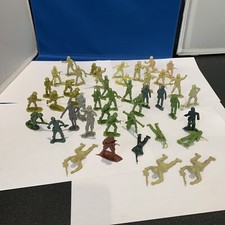 Mixed lot vintage plastic Army men Lot Marx MPC Etc Lot Of 42
