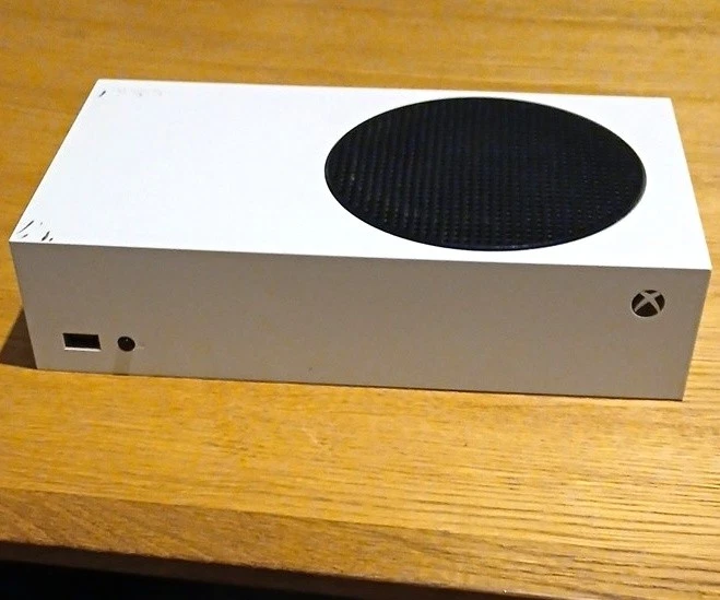 Microsoft Xbox Series S, photo 1 of 5