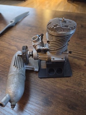 Evolution Alpha RC Nitro 2-Stroke Engine with Muffler for RC Aircraft