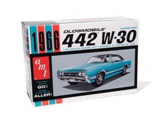 1966 Olds 442 Hardtop 1:25 Scale Model Kit