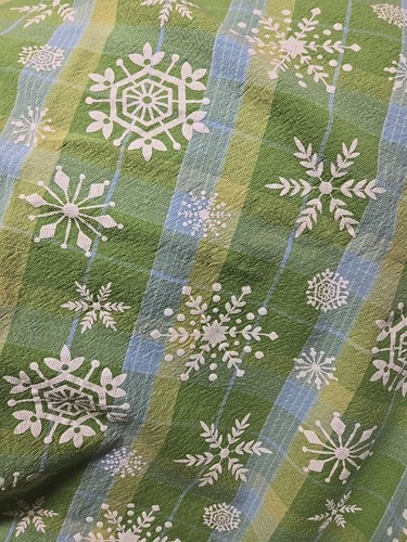 Vintage Snow Flake Tablecloth 74x53 Green & Blue Squares Holiday Winter Cotton - Picture 5 of 6