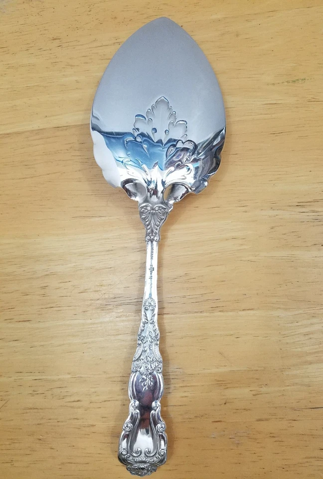 GORHAM VINTAGE 1977 IMPERIAL CHRYSANTHEMUM SILVERPLATED PIE / CAKE SERVING KNIFE - Image 3 of 4