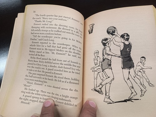 Break for the Basket 1970 Scholastic Book Matt Christopher - Picture 4 of 6
