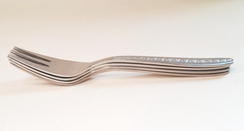 4 vtg Chromolit cake pastry forks 5¾in 14½cm embossed crescent scrolls stainless - Picture 9 of 15