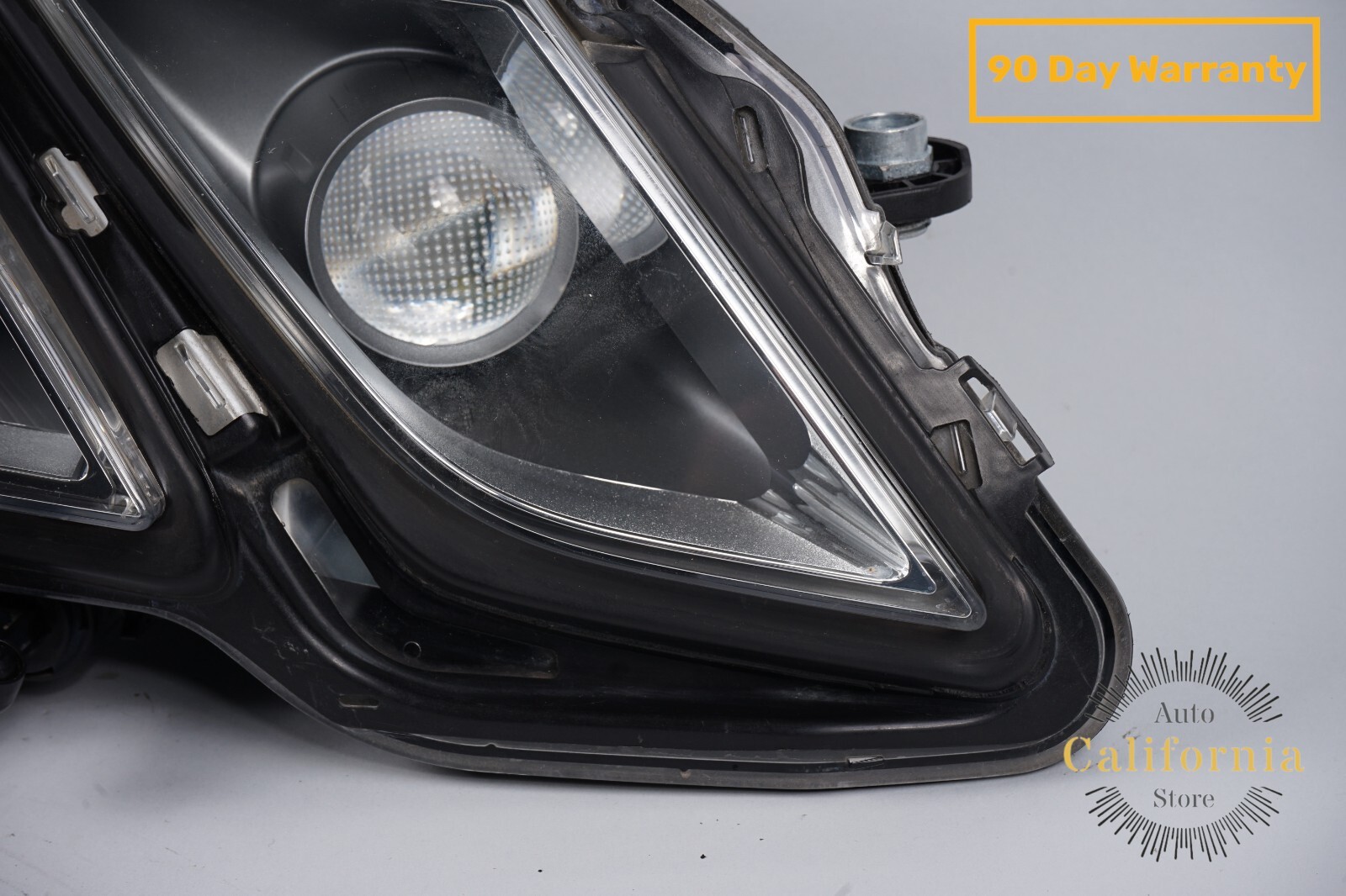 10-13 Mercedes W212 E63 AMG Front Right Passenger Xenon Headlight 