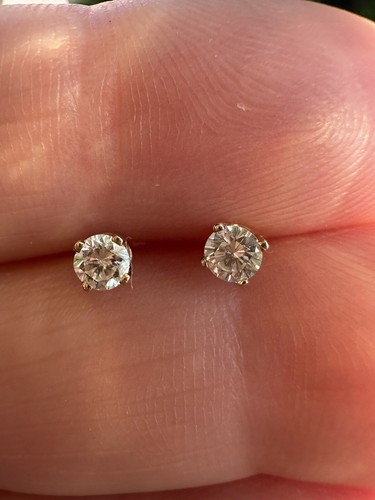 14K Yellow Gold Diamond 3.2mm Stud Earrings