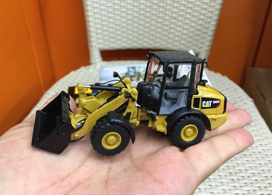 Caterpillar Cat 906M Wheel Loader 1:50 Scale Model By