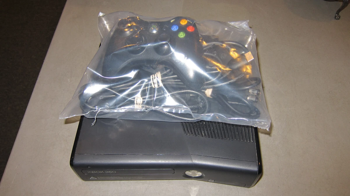 Xbox 360 S Console Model 1439 W/Controller & Cords - FREE SHIPPING