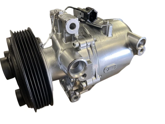 COMPRESOR DE AIRE ACONDICIONADO NISSAN FRONTIER 2005-2017, XTERRA V6 4,0 L OEM Foto 2 de 3