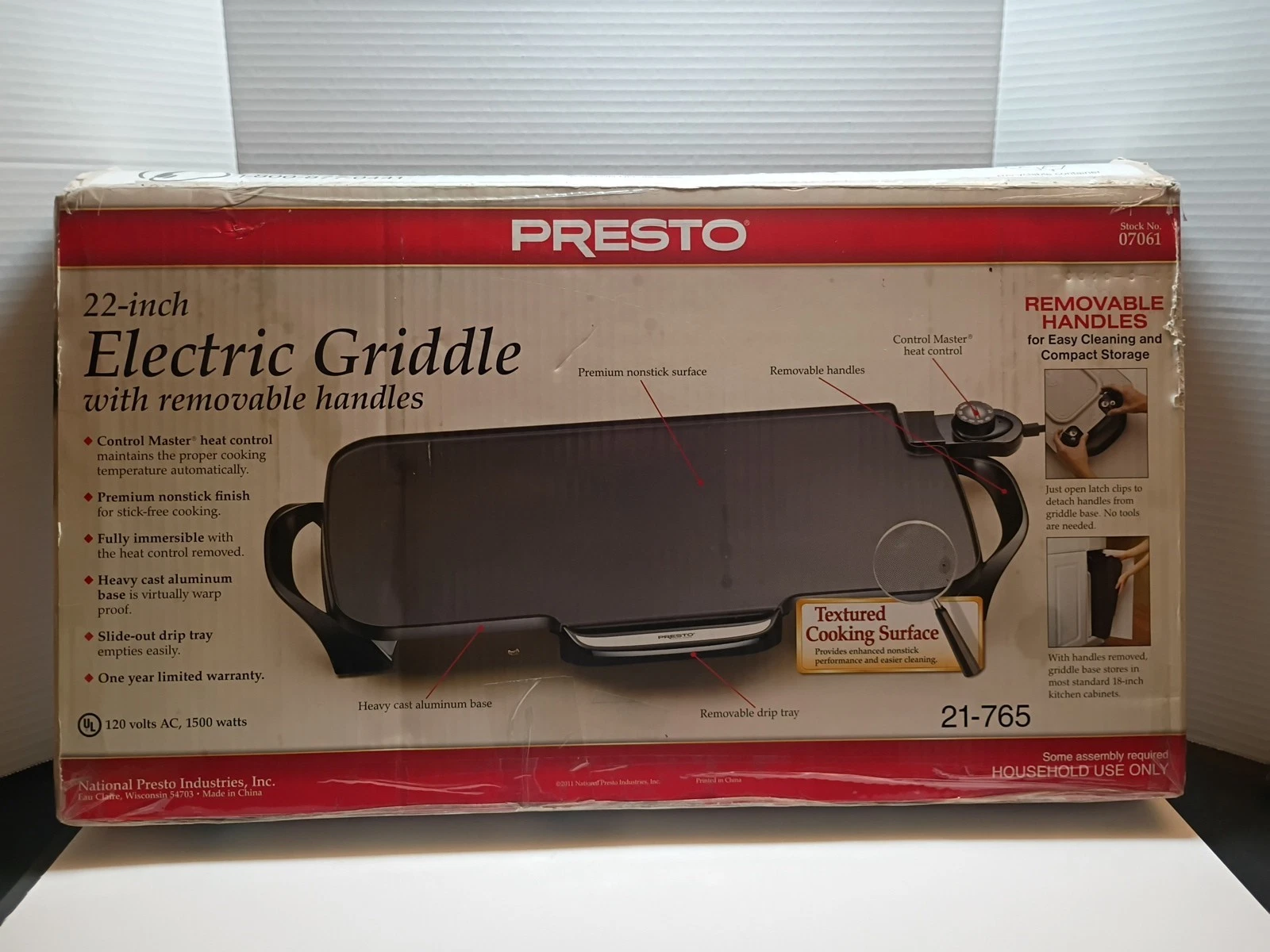 PRESTO Model 07061, 22" Inch Electric Griddle with Removable Handles