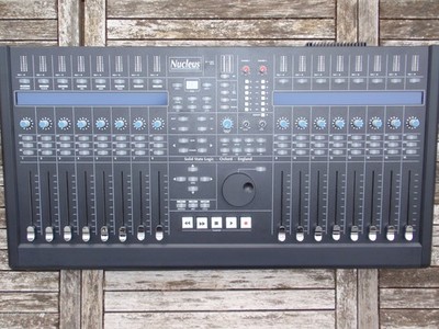 SSL Solid State Logic Nucleus DAW Steuerung, 16 Motorfader, 2 x High-End Preamps
