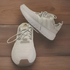 adidas Womens Swift Run23 Running Shoe, White/Gold Metallic size 8.5 US