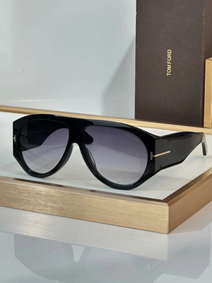 TOM FORD Bronson TF1044 Unisex Sunglasses 60 12-140