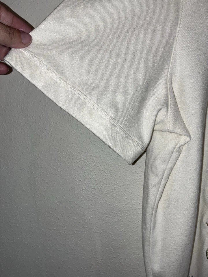 Top Alfred Dunner Petite Grande PL Bordado Loro Floral Marfil Manga Corta  Foto 3 de 4