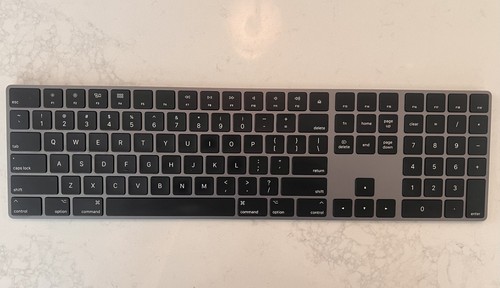 Apple Magic Keyboard with Numeric Keypad: Wireless Bluetooth Rechargeable. A1843 - 第 1/6 張圖片