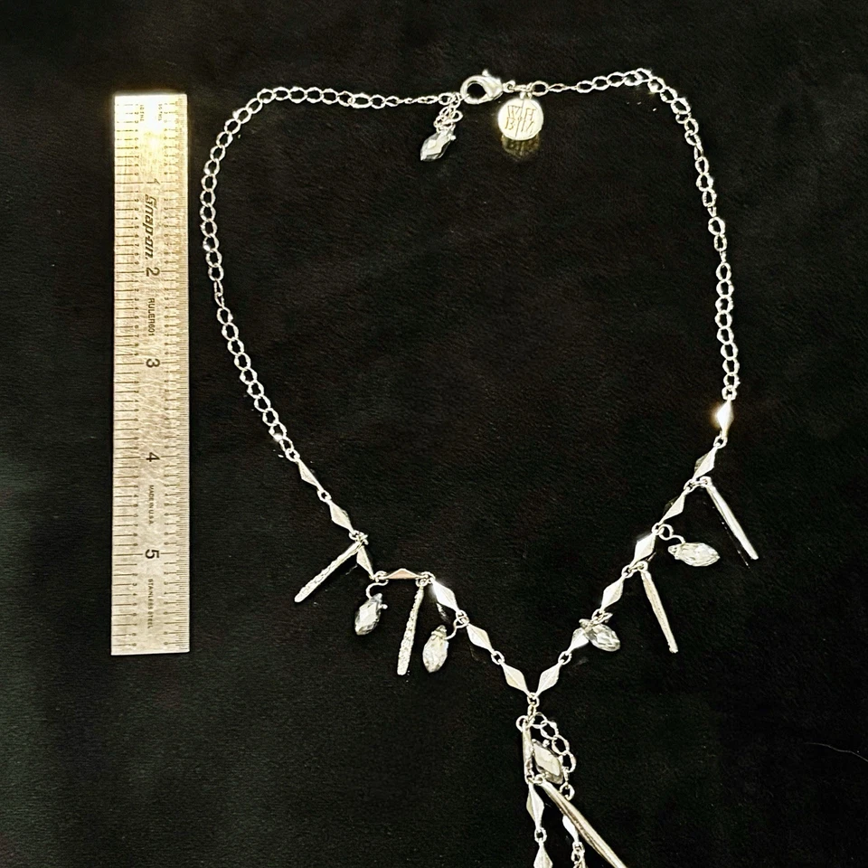 Collar Lariat Y con espiga de cristal plateado mercado negro de la Casa Blanca glamour de invierno Foto 2 de 4