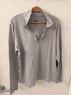 Alo Conquer 1/4 Zip Medium Gray