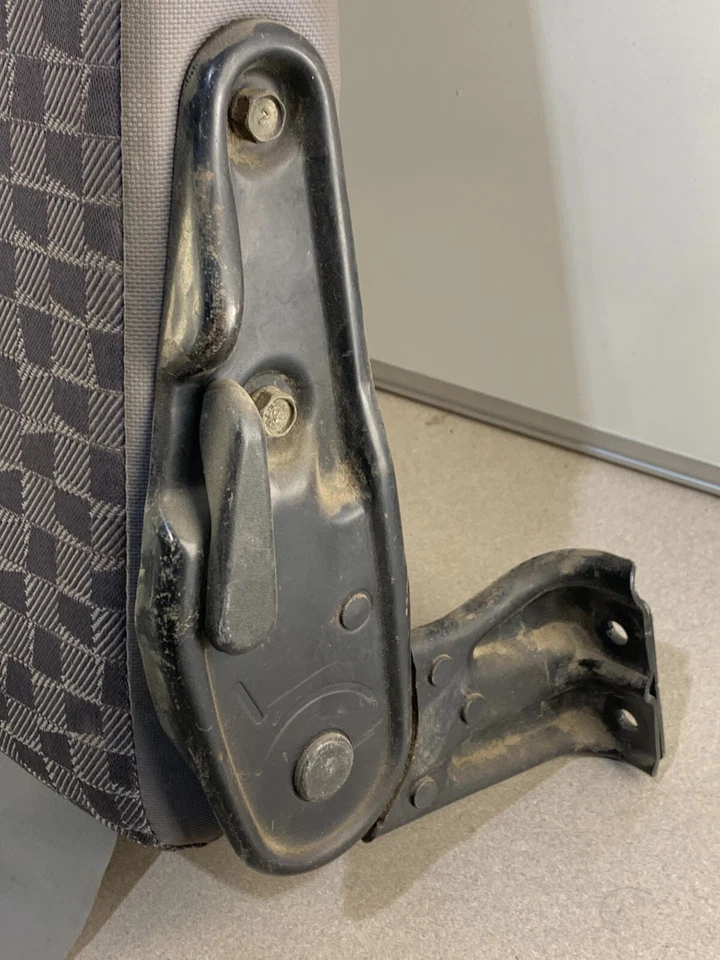 2004 Isuzu NPR Right Bottom Seat - Used - Image 3 of 4