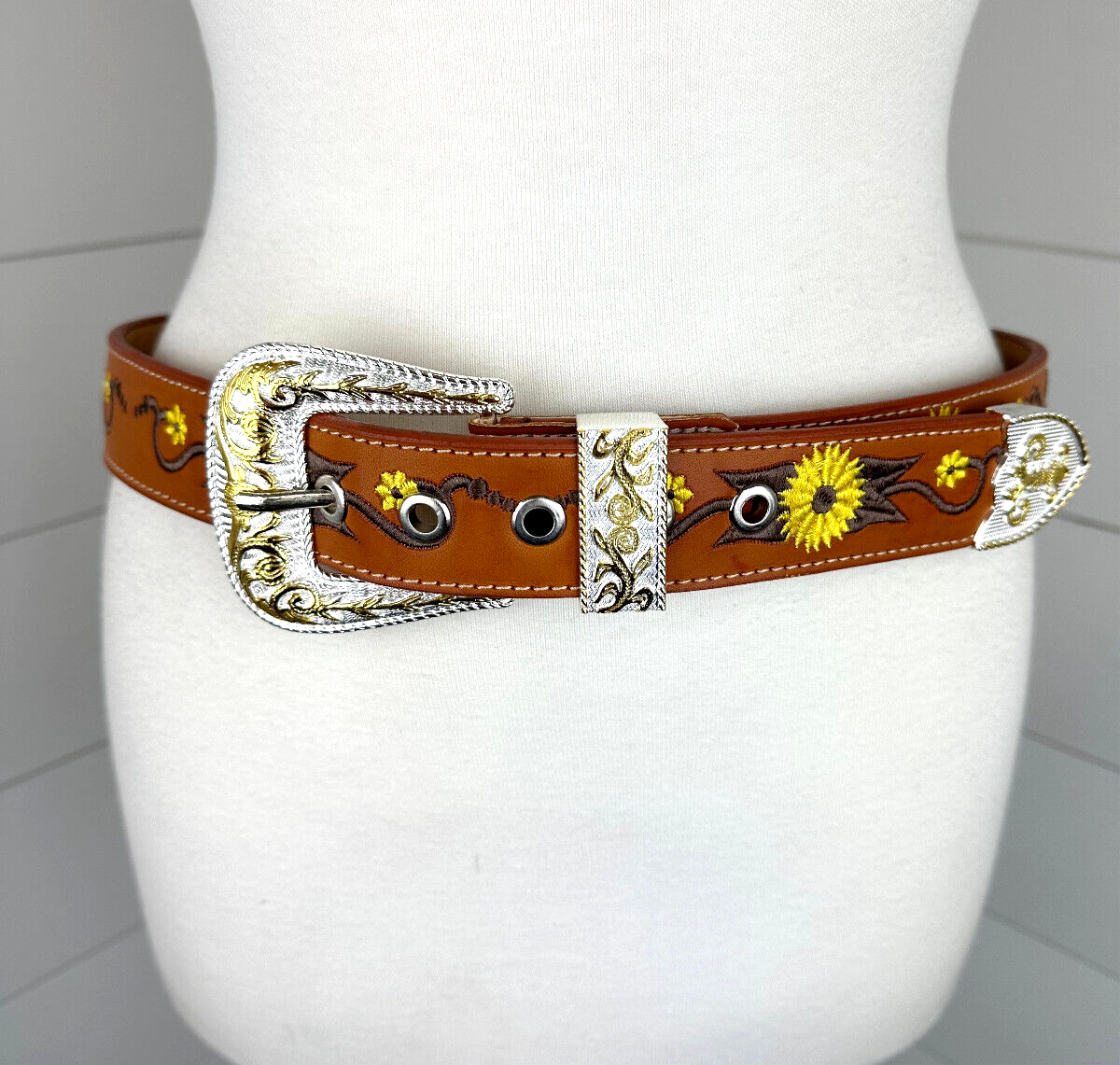 CM CINTURONES WESTERN COWBOY BELT FLORAL EMBROIDERED LEATHER  display picture 3