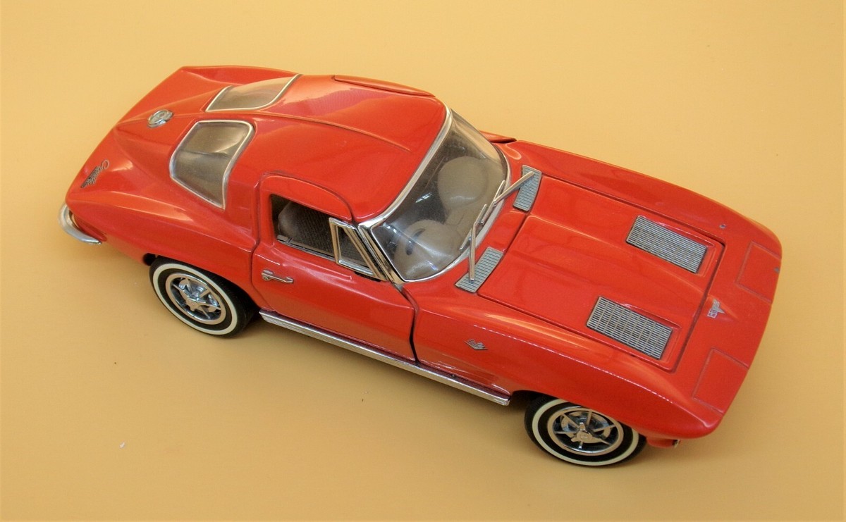 1/24 フランクリンミント 1963 コルベット スティングレイ ミニカー 1963 Corvette Sting Ray - Split Window Coupe - Franklin Mint