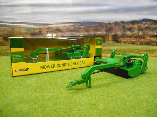 BRITAINS JOHN DEERE 635 MOWER CONDITIONER 1/32 43003 BOXED & NEW