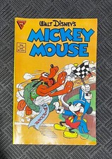 Cover of Mickey Mouse #236