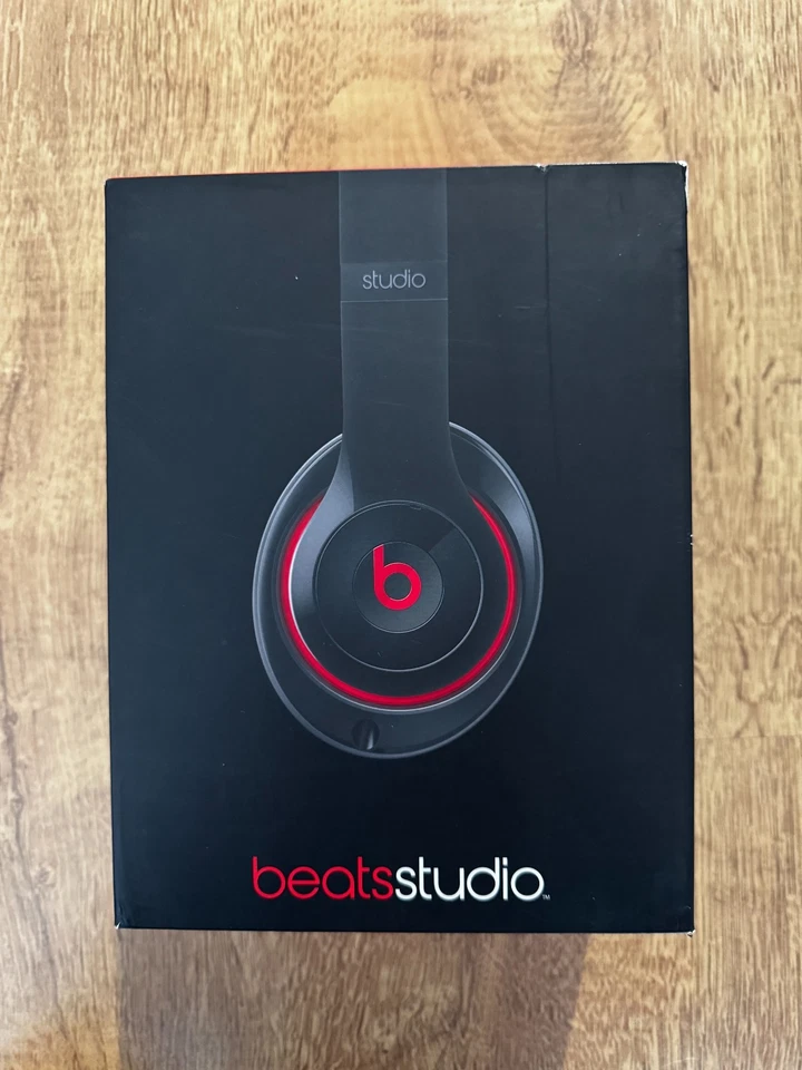 Apple Beats Studio 2 Wireless Over-Ear Kopfhörer Gebraucht - Bild 2 von 4