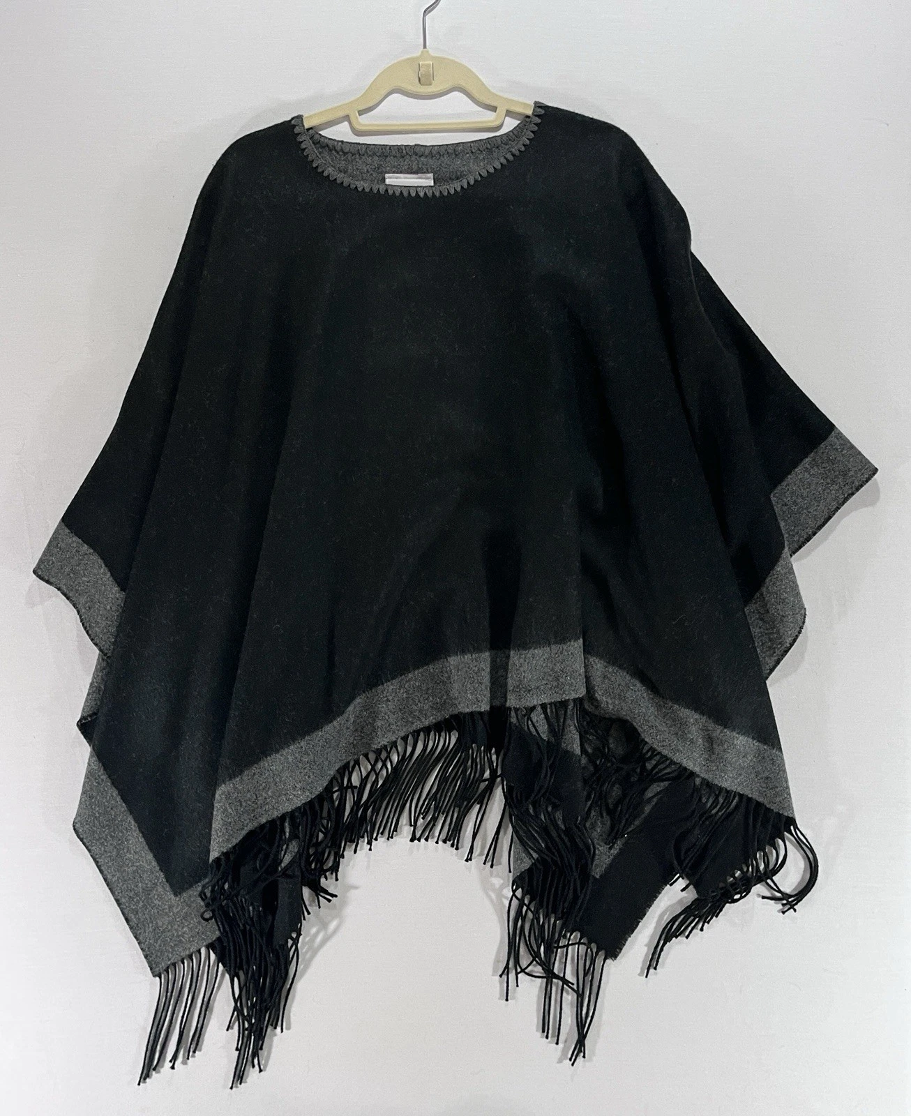 Westbound Poncho Sweater Women’s One Size Black Gray Fringed 100% Acrylic