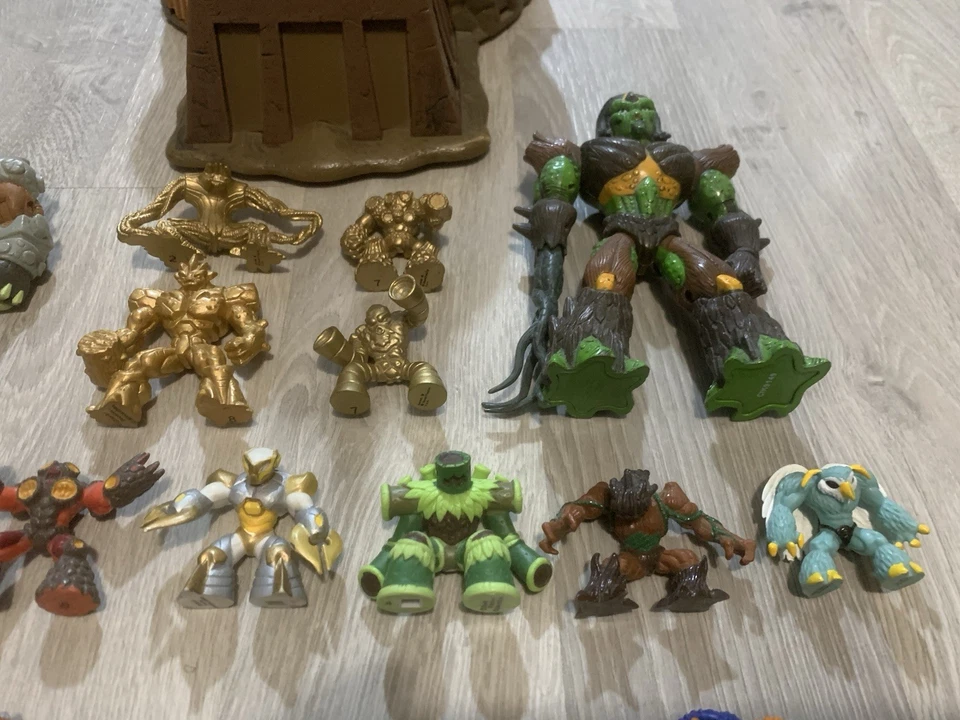Gormiti Lot De 39 Figurines + 1 Base - Photo 3/4