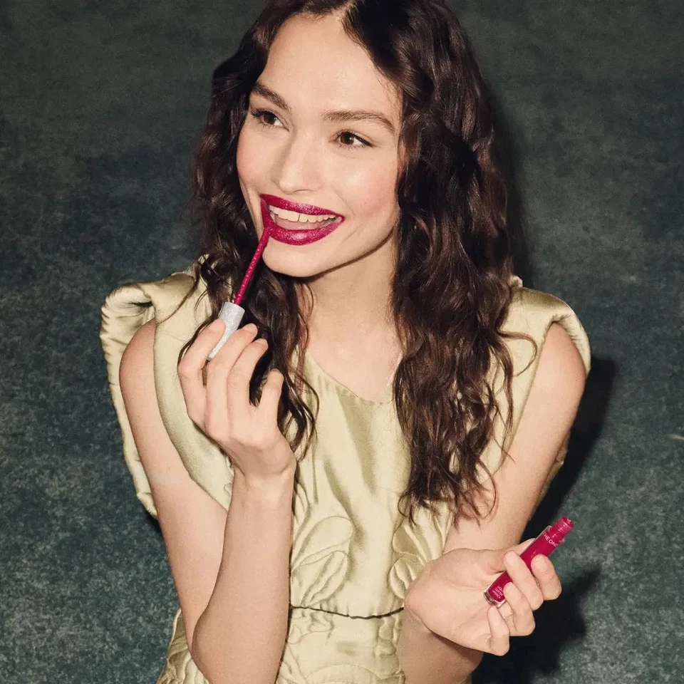 Lápiz labial líquido brillo Oriflame THE ONE Foto 3 de 4