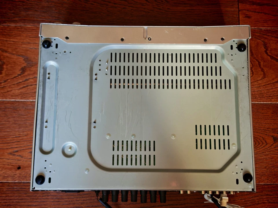 Onkyo TX-NR696 7.2 Channel Network A/V Receiver  Silver ATMOS DTS-X PLAY-FI THX - Image 3 of 4