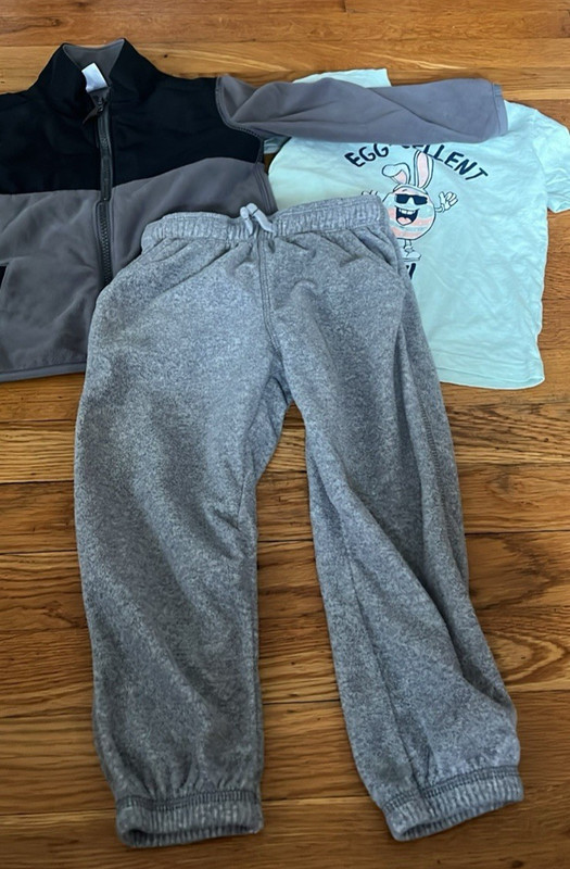 Carters 3T Zip Up Fleece Jacket Grey Fleece Pants And T Shirt