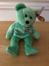 TY Beanie Babies Collection KICKS l'ours de football vert 8 pouces neuf avec étiquette