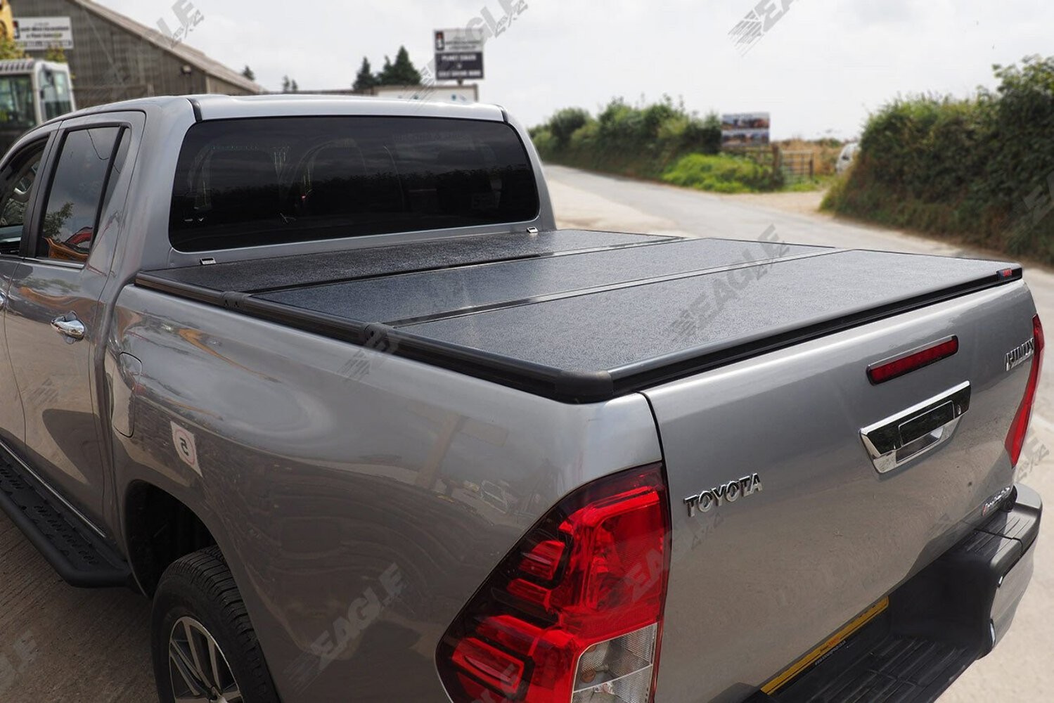 2016> Toyota Hilux D/C Eagle1 Hard Tri Fold Tonneau Cover
