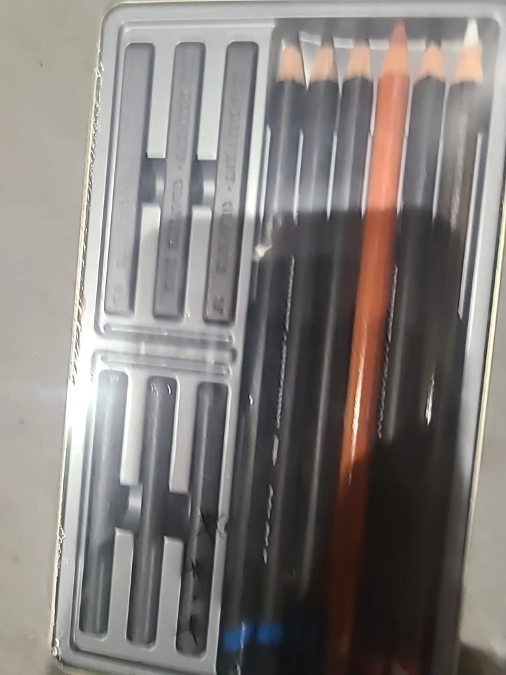 Derwent Sketching Collection 12 No 34305 NOVO Lápis, Carvão e Grafite - Imagem 2 de 4