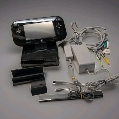 Wii U - Nintendo Wii  U Konsole Schwarz mit Wii U GamePad und zwei Ständern 