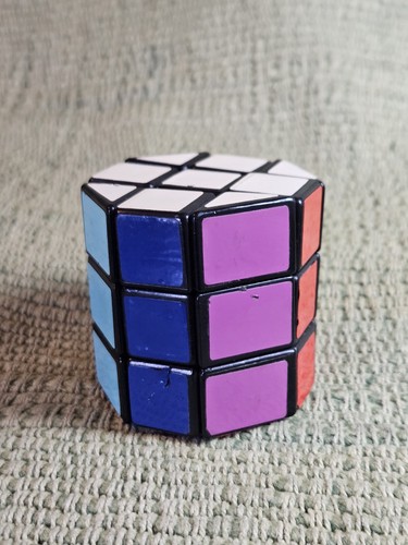 Vintage Rubik's Style Octagonal Barrel Puzzle Cube - Picture 23 of 24