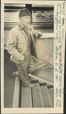 1984 Press Photo Steve Novak, Wein 29 year employee, lead maintenance man.