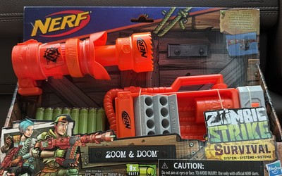 NERF Zombie Strike Zoom & Doom - Survival System - New