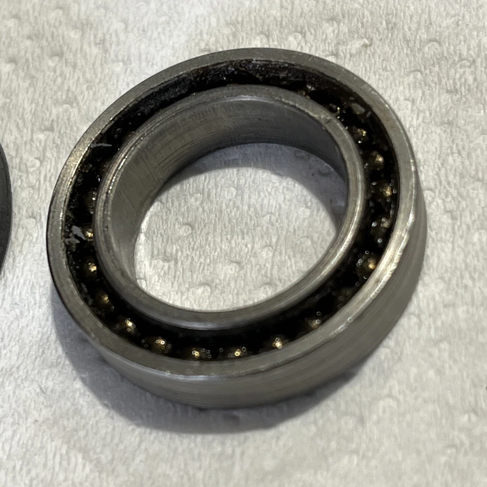 Chrysler Valiant en muy buen estado VF columna de dirección cojinete superior y circlips G C usado Foto 2 de 4